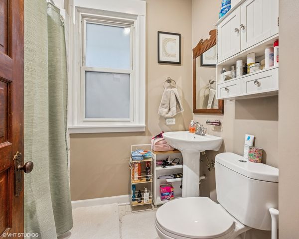 3506 N Damen Avenue, Chicago, IL 60618