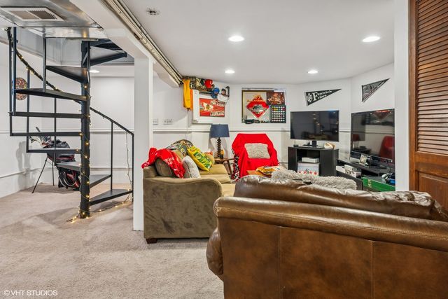 3506 N Damen Avenue, Chicago, IL 60618