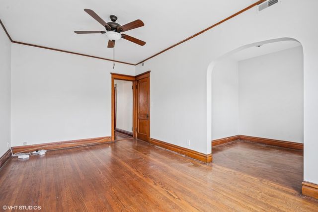 3506 N Damen Avenue, Chicago, IL 60618