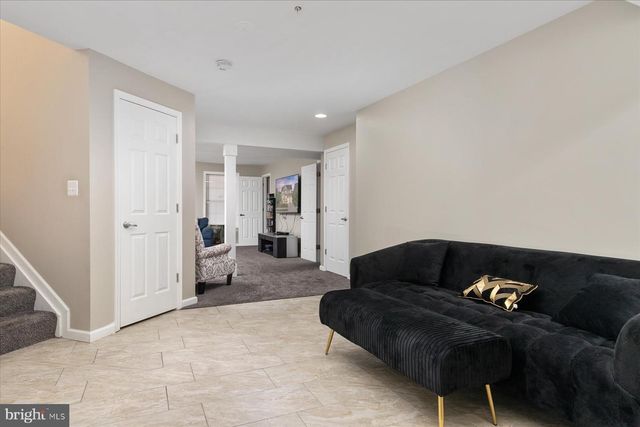 512 WHINSTONE DR, Reisterstown, MD 21136