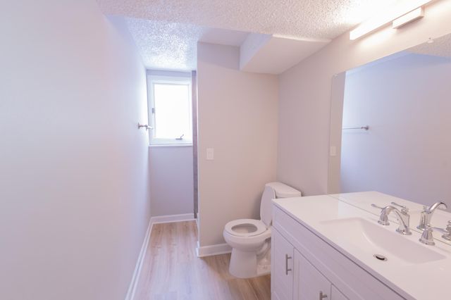 8640 Hillside Trail S, Cottage Grove, MN 55016