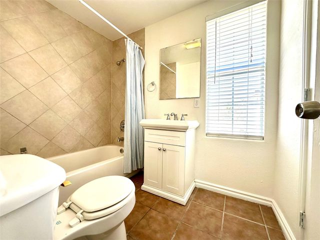 3024 E 12th ST, Austin, TX 78702