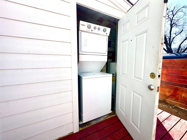 3024 E 12th ST, Austin, TX 78702