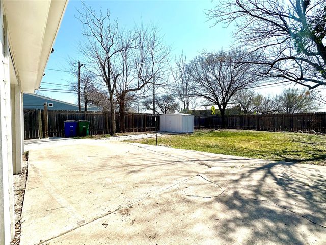 3024 E 12th ST, Austin, TX 78702