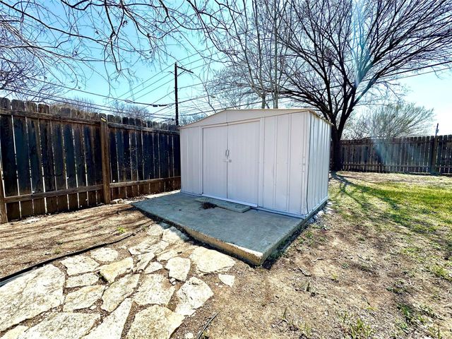 3024 E 12th ST, Austin, TX 78702