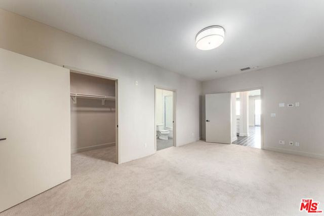 10639 WOODBRIDGE Street 303, Toluca Lake, CA 91602