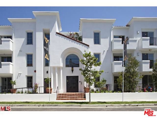 10639 WOODBRIDGE Street 303, Toluca Lake, CA 91602