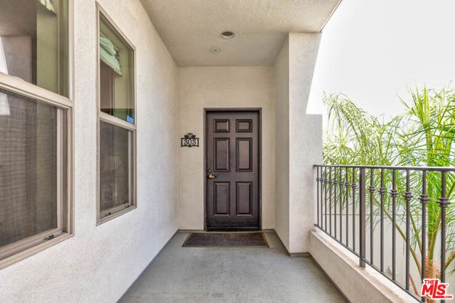 10639 WOODBRIDGE Street 303, Toluca Lake, CA 91602