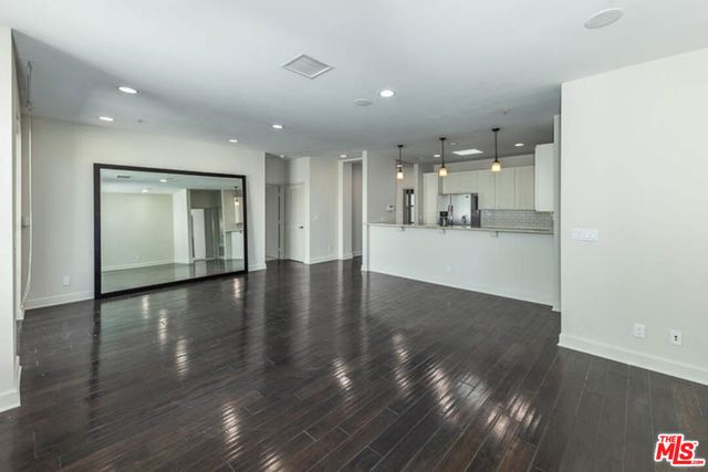 10639 WOODBRIDGE Street 303, Toluca Lake, CA 91602