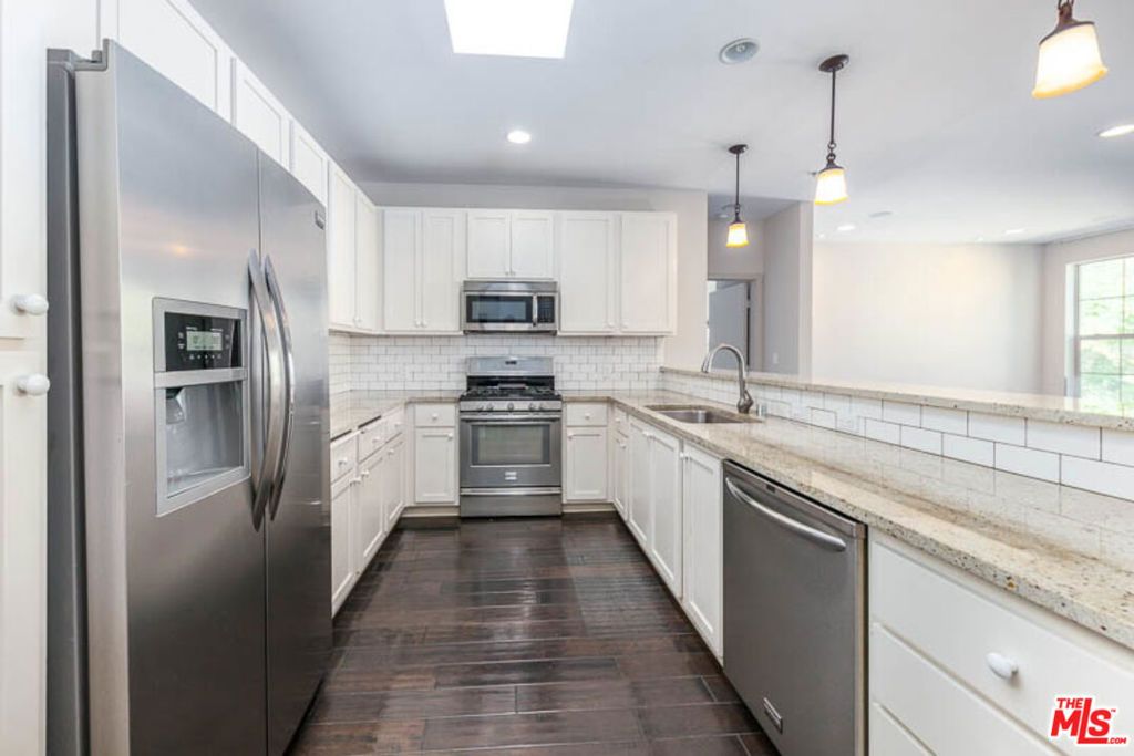 10639 WOODBRIDGE Street 303, Toluca Lake, CA 91602