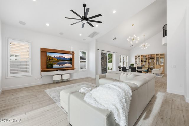 855 E MEAD Drive, Chandler, AZ 85249