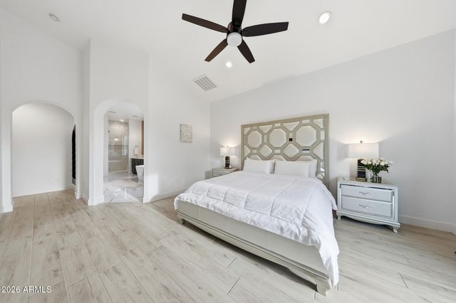 855 E MEAD Drive, Chandler, AZ 85249