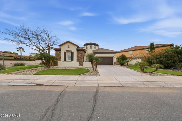 855 E MEAD Drive, Chandler, AZ 85249