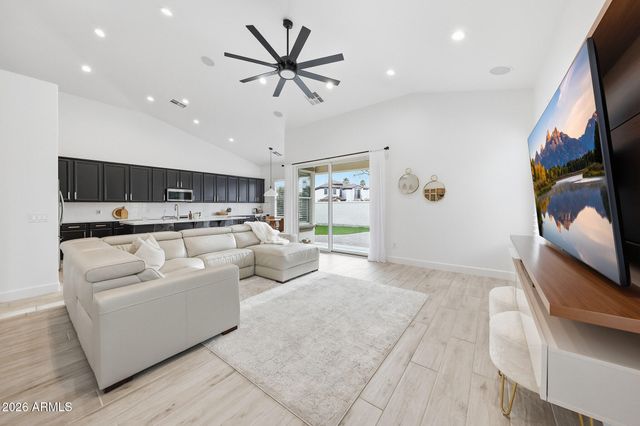 855 E MEAD Drive, Chandler, AZ 85249