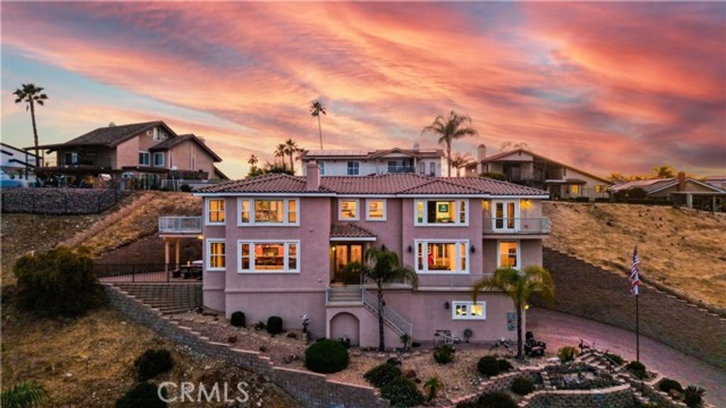 22175 Crusader, Canyon Lake, CA 92587