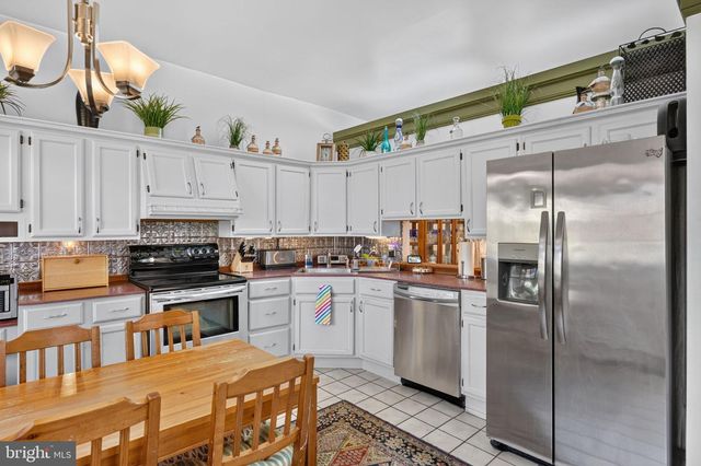 909 N VAN BUREN ST, Wilmington, DE 19806