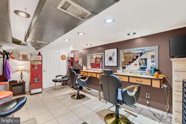909 N VAN BUREN ST, Wilmington, DE 19806