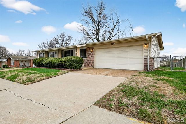 13545 New Halls Ferry Road, Florissant, MO 63033