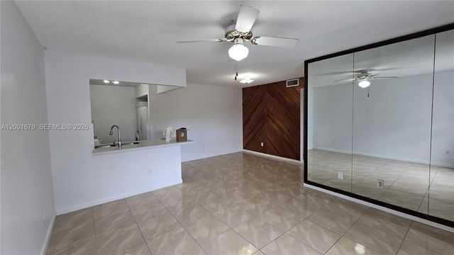 2605 W 67th Pl 23-10, Hialeah, FL 33016