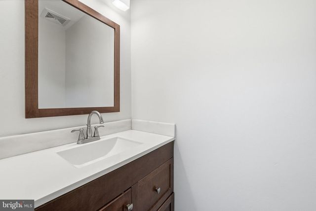 5862 KARA PL, Burke, VA 22015