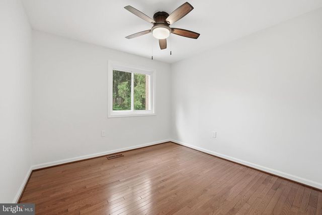 5862 KARA PL, Burke, VA 22015
