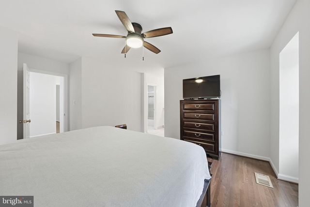 5862 KARA PL, Burke, VA 22015