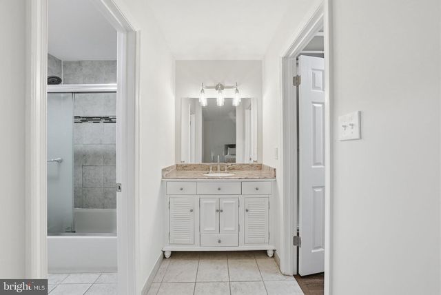 5862 KARA PL, Burke, VA 22015