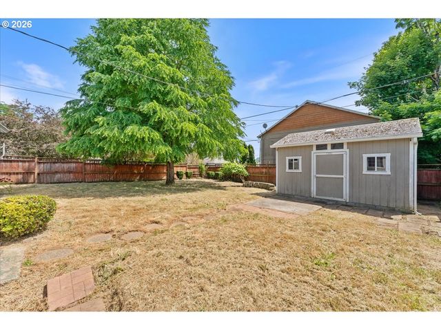 9142 Se WASHINGTON St, Portland, OR 97216