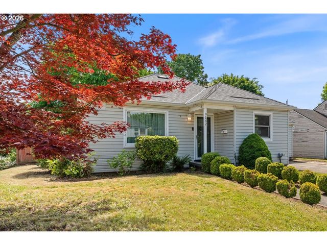 9142 Se WASHINGTON St, Portland, OR 97216