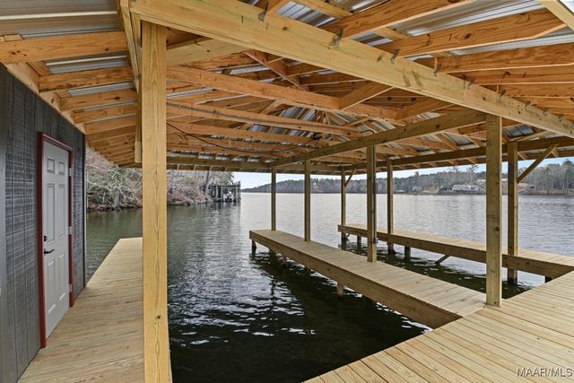 180 GRAYS FERRY Road, Titus, AL 36080