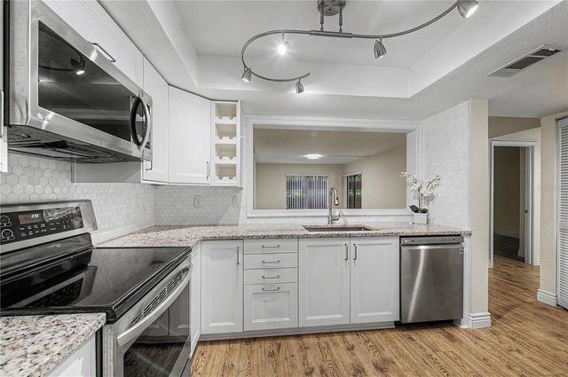 13604 S VILLAGE DRIVE 104, Tampa, FL 33618