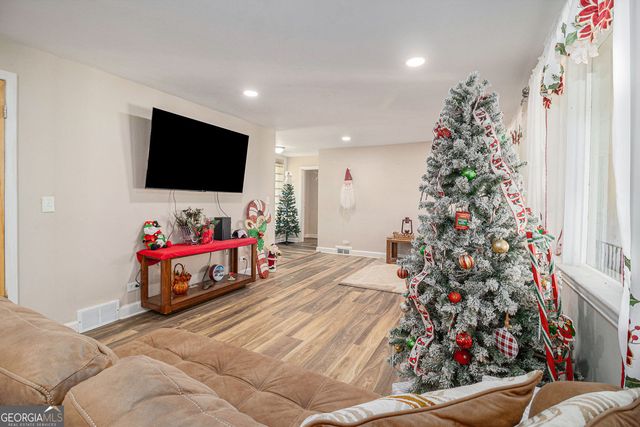 128 Highland Drive, West Point, GA 31833