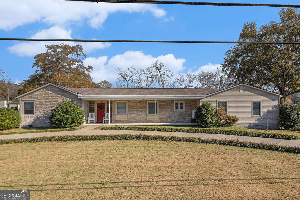 128 Highland Drive, West Point, GA 31833