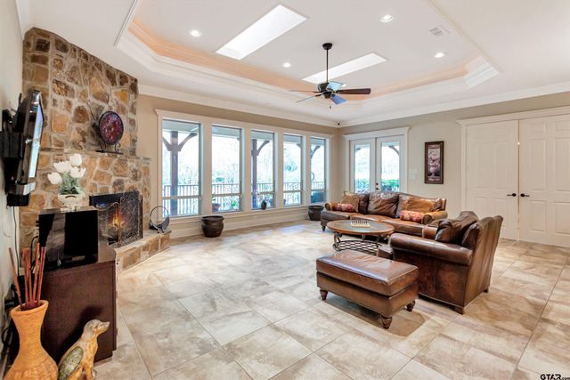 8350 FM 346 W, Flint, TX 75762