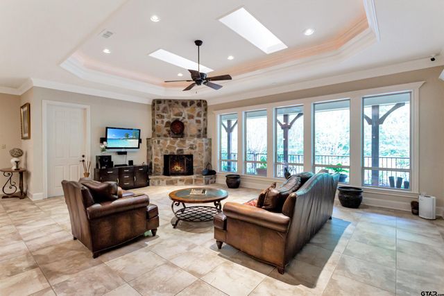 8350 FM 346 W, Flint, TX 75762