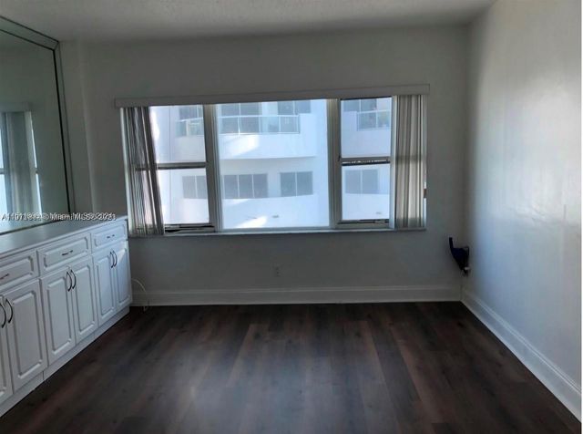 6345 Collins 732, Miami Beach, FL 33141