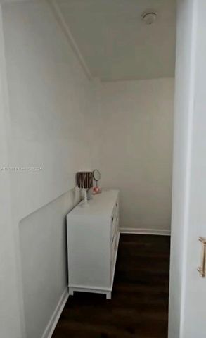 6345 Collins 732, Miami Beach, FL 33141