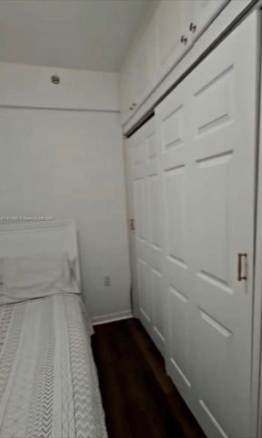 6345 Collins 732, Miami Beach, FL 33141