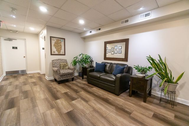 227 Elgin Avenue 3A, Forest Park, IL 60130