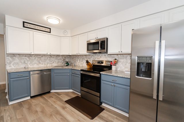 227 Elgin Avenue 3A, Forest Park, IL 60130