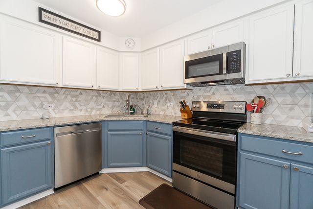 227 Elgin Avenue 3A, Forest Park, IL 60130