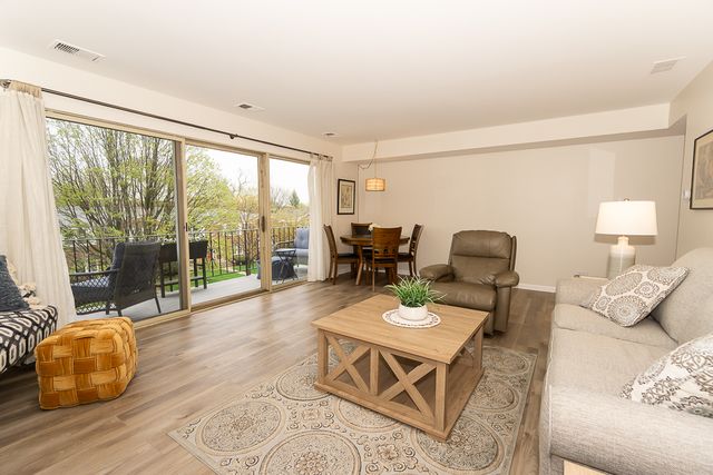 227 Elgin Avenue 3A, Forest Park, IL 60130