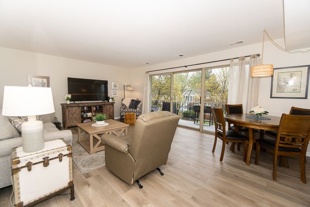 227 Elgin Avenue 3A, Forest Park, IL 60130