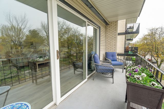 227 Elgin Avenue 3A, Forest Park, IL 60130