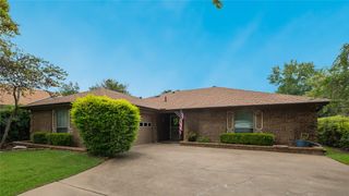 1409 Circle Lane, Bedford, TX 76022