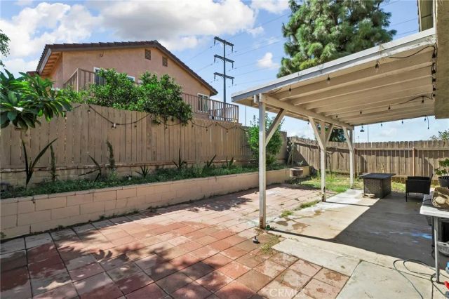 2883 Hollow Glen Circle, Rialto, CA 92376