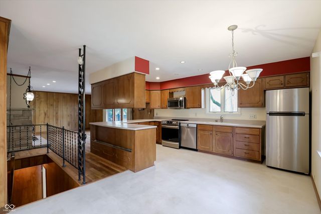 10712 Wildwood Drive, Fishers, IN 46037