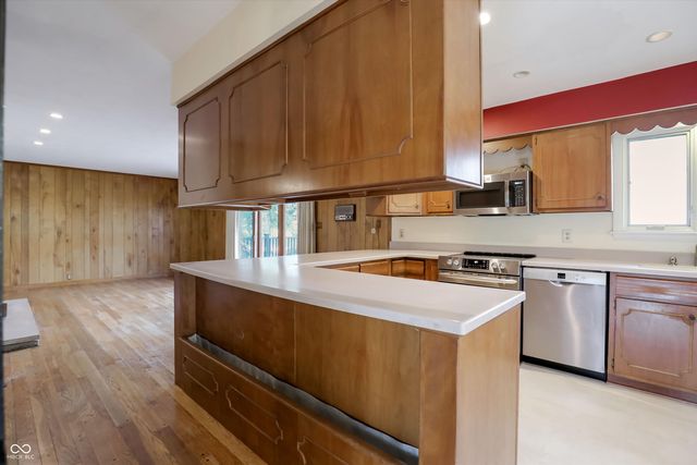 10712 Wildwood Drive, Fishers, IN 46037