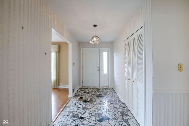 10712 Wildwood Drive, Fishers, IN 46037