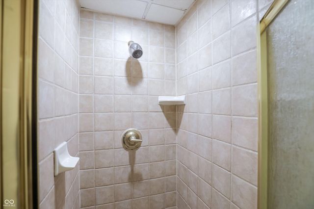 10712 Wildwood Drive, Fishers, IN 46037